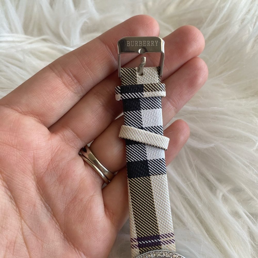 ✨Burberry rare diamond watch ✨genuine leather - Picture 5 of 9